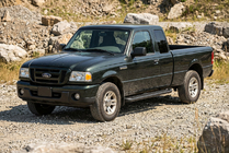 Ford Ranger 2002–2006 Bočné nášľapy Allmond Black (2 ks, hliník) fotografia 1