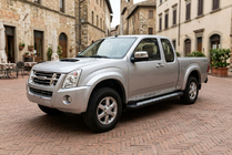 Isuzu D-Max 2002–2011 Bočné nášľapy Vision New Black (2007-2012, 2 ks, hliník) fotografia 1