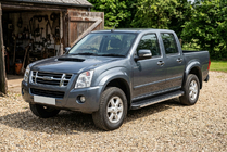 Isuzu D-Max 2002–2011 Bočné nášľapy Maya V1 (2007-2012, 2 ks, hliník) fotografia 1