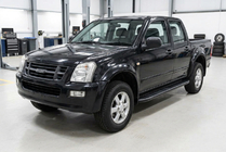 Isuzu D-Max 2002–2011 Bočné prahy Bosphore Black (2007-2012, 2 ks, hliník) fotografia 1