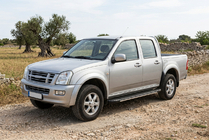 Isuzu D-Max 2002–2011 Bosphore Grey bočné nášľapy (2007-2012, 2 ks, hliník) fotografia 1
