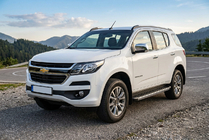 Chevrolet Trailblazer 2012–2019 Bočné nášľapy BlackLine (2 ks, hliník) fotografia 1
