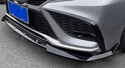 Toyota Camry 2017–2023 Predný lip splitter (3 ks) fotografia 2