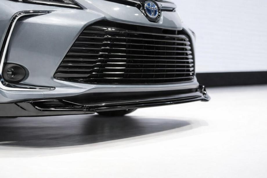 Toyota Corolla 2019– Predný lip spojler V1 (čierny) Fotografia 1