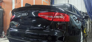 Audi A4 B8 2007–2015 Spojler HongHang (ABS, čierny lesk) fotografia 1