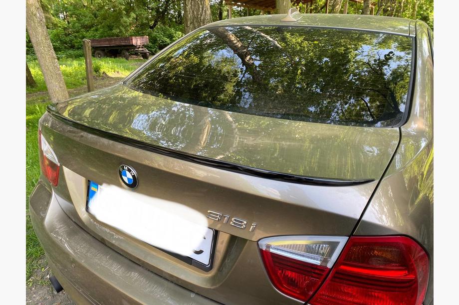 BMW 3 rad E90/E91 2005–2011 HongHang V1 spojler (ABS, čierny lesklý) Image