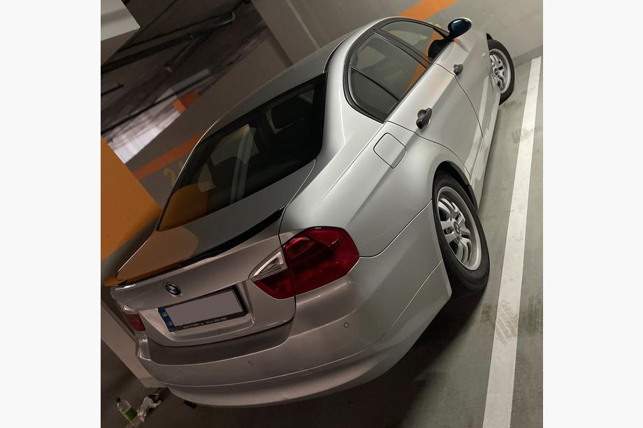 BMW 3 rad E90/E91 2005–2011 Spojler HongHang V2 (ABS, čierny lesk) Image