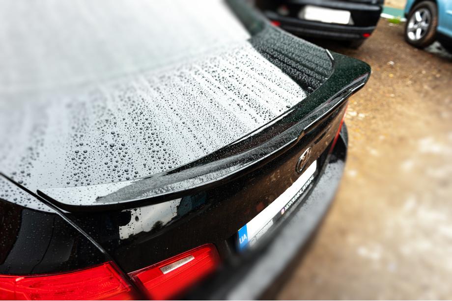 BMW 5. rad F10/F11 2010–2016 Lip spoiler V3 (1234 Upgrade, čierny) Fotografia 1