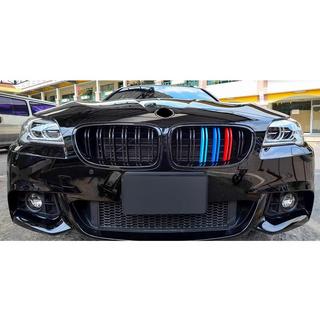 M-Look obličkové mriežky (M-Color) BMW 5. rad F10/F11 2010–2016 fotografia 3