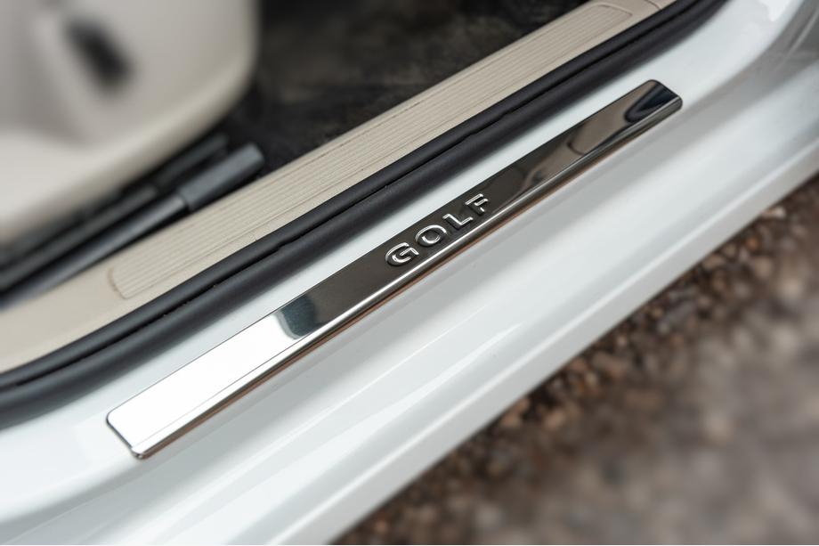 Volkswagen Golf 7/E-Golf 2012–2020 OmsaLine V2 nástupné lišty prahov (4 ks, nerez) Image