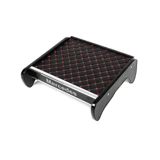 Polička na palubnú dosku (čierna s červeným prešívaním)