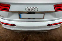 Audi Q7 2015–2026 Chrómová lišta nad ŠPZ (nerez) fotografia 1