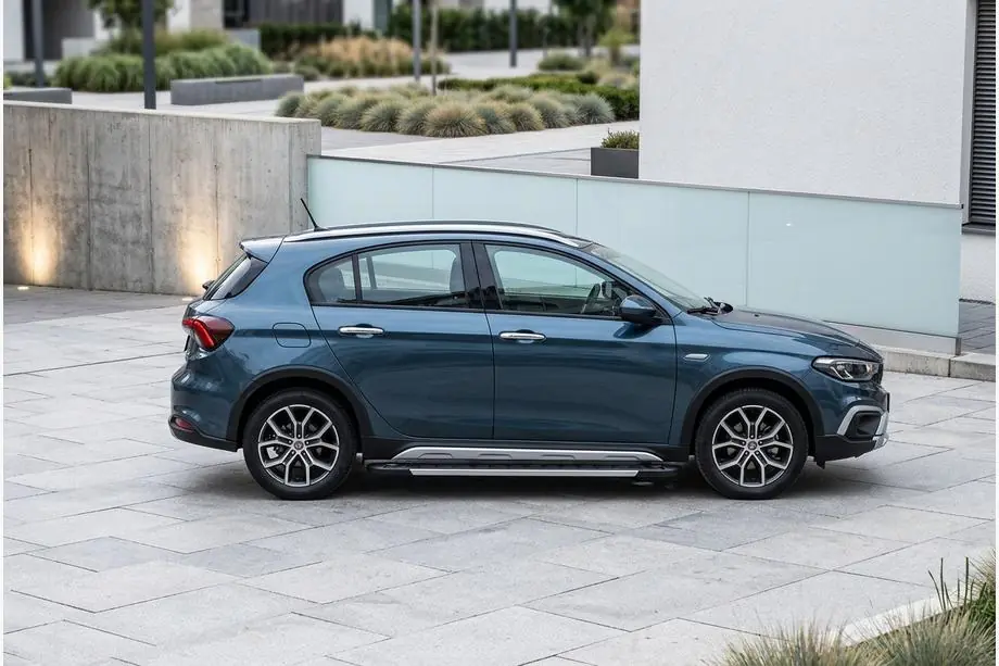 Fiat Tipo Cross 2021– Bočné nášľapy RedLine (2 ks, hliník) Image