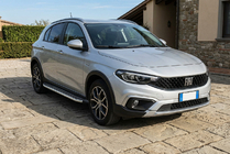 Fiat Tipo Cross 2021– Bočné nášľapy Fullmond (2 ks, hliník) fotografia 1