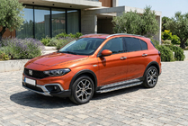 Fiat Tipo Cross 2021– Bočné nášľapy BlackLine (2 ks, hliník) fotografia 1