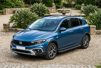 Fiat Tipo Cross 2021– Bočné nášľapy Allmond Black (2 ks, hliník) fotografia 1