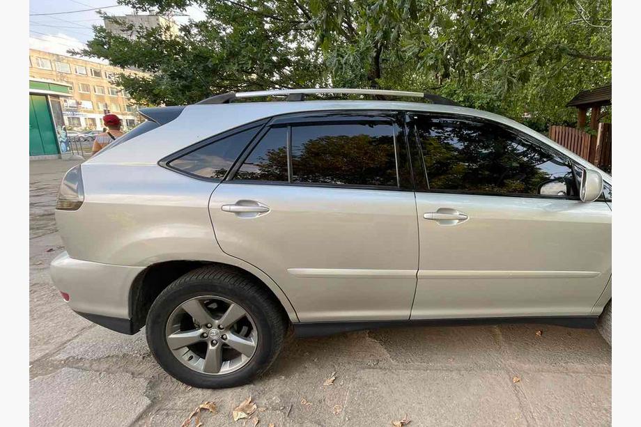 Lexus RX 2003–2009 Chrómové turecké strešné lyžiny Kovové montážne nohy Image