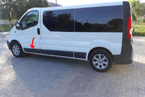 Renault Trafic 2001–2015 Originálna použitá dverová lišta (L1) fotografia 1