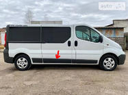 Renault Trafic 2001–2015 Originálna dverová lišta, použitá (R3) fotografia 1