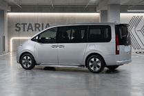 Hyundai Staria 2021– Bočné prahy Maydos V2 (2 ks, hliník / nehrdzavejúca oceľ) fotografia 1