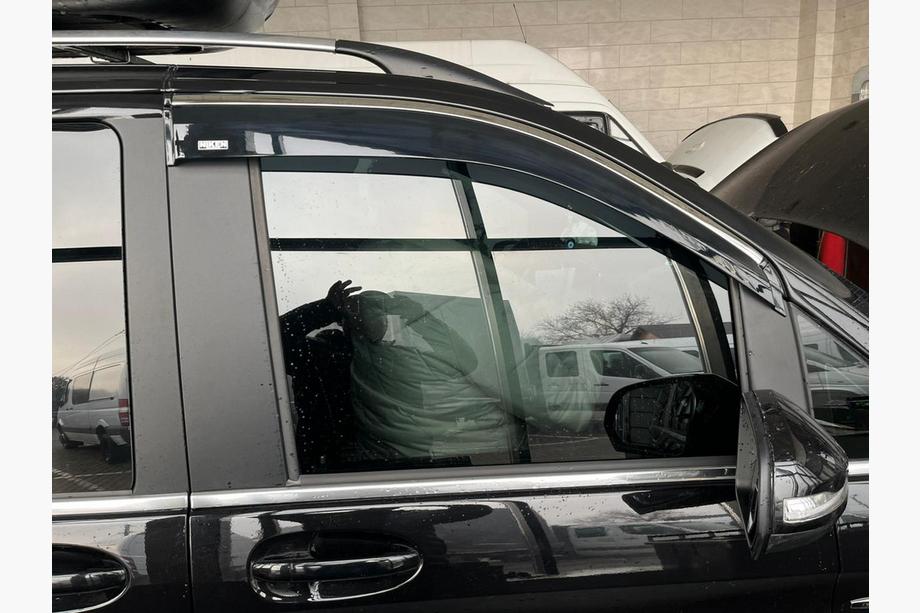 Mercedes Vito/V-trieda W447 2014– Deflektory okien s chrómovou lištou (2 ks, Niken) Image