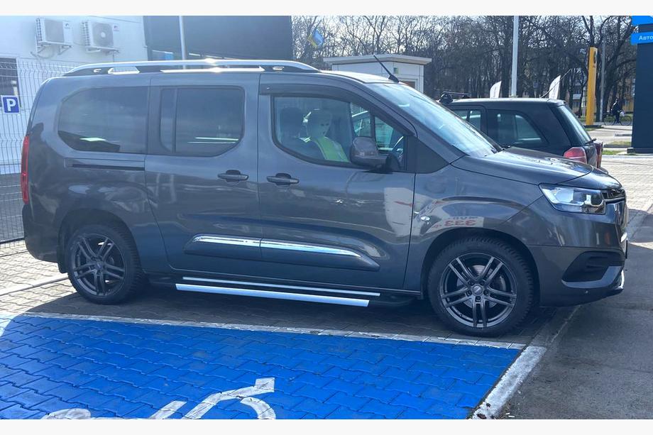 Toyota Proace City 2016– Bočné nášľapy RedLine V1 (2 ks, hliník) Krátky rázvor Fotografia 3