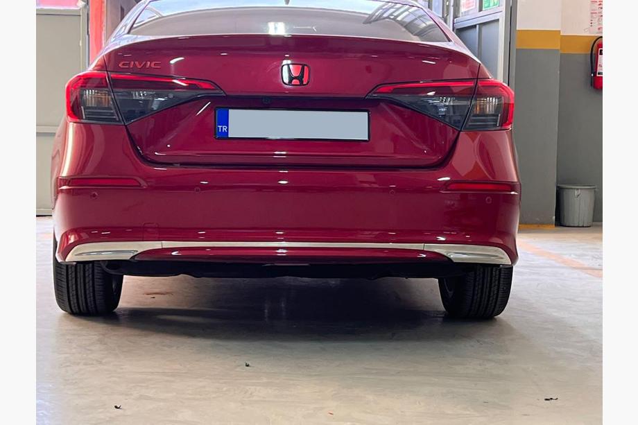 Honda Civic Sedan 2021– Nerezová lišta na zadný nárazník (Sedan) Image