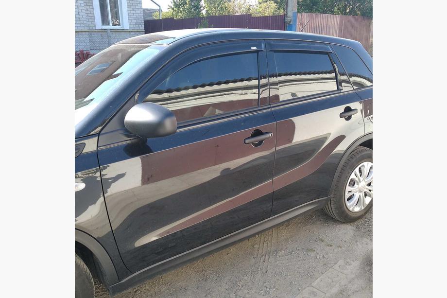 Suzuki Vitara 2015– Okenné veterné deflektory (4 ks, Niken) Image
