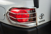 Toyota FJ Cruiser 2006–2022 Ochranné kryty zadných svetiel z nehrdzavejúcej ocele (2 ks) fotografia 1