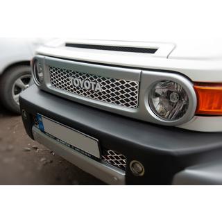 Chrómové lišty na mriežku (nerez) Toyota FJ Cruiser 2006–2022 fotografia 3
