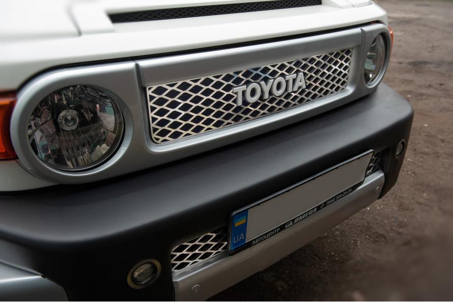 Toyota FJ Cruiser 2006–2022 Chrómové lišty na mriežku (nerez) Fotografia 5