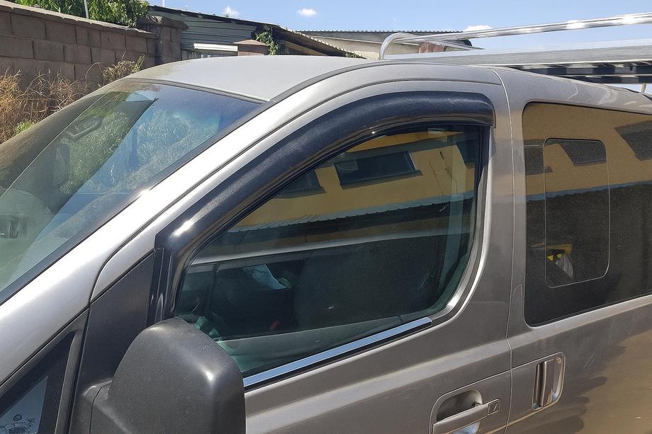 Hyundai H300, H1, Starex 2008–2020 Vonkajšie lišty okien (2 ks, nerez) Fotografia 1