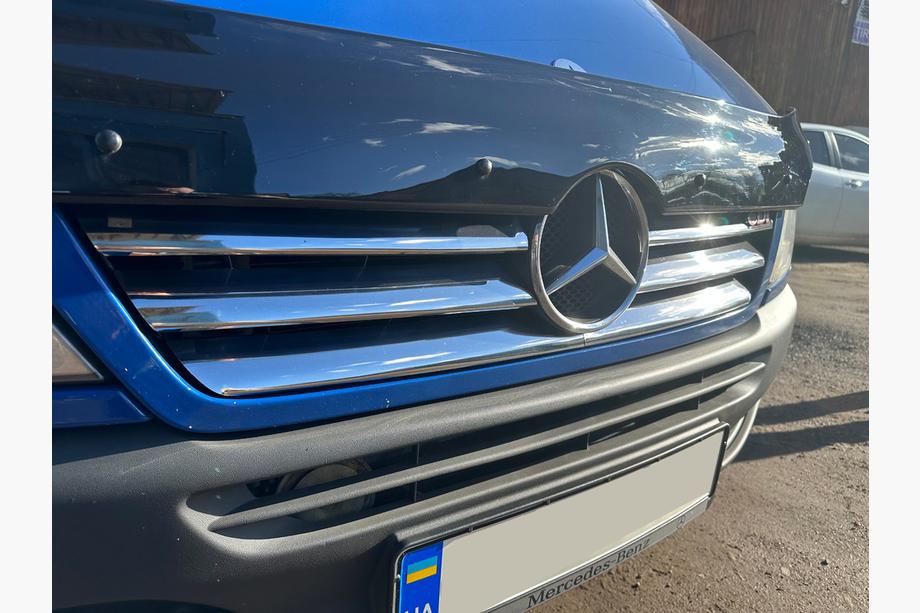 Mercedes Sprinter W901/902/903/904/905 1995–2006 Široké nerezové lišty na prednú masku (2002-2006, 6 dielov) Image
